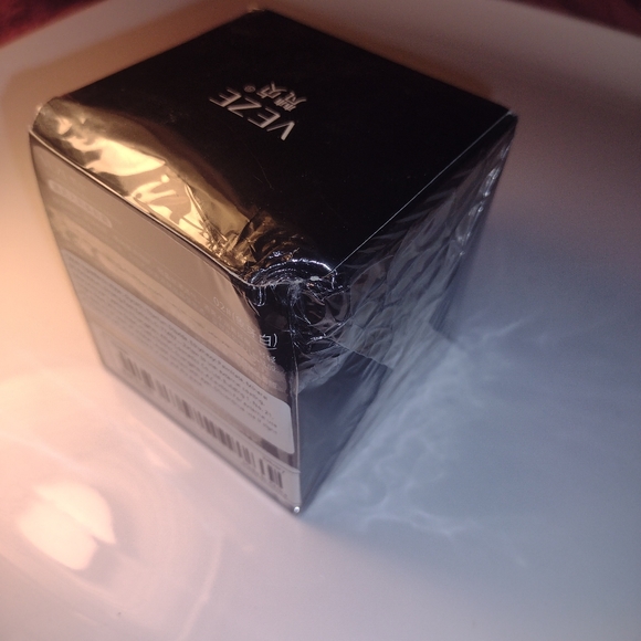 💜 Nude foundation with puff - Picture 3 of 4